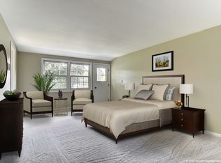 15265 Woodbridge Rd, Brookfield, WI 53005