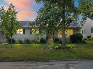 638 Grant Wood Dr SE, Cedar Rapids, IA 52403