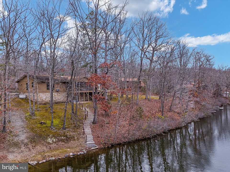 1st image of 102 Twin Cove Ct