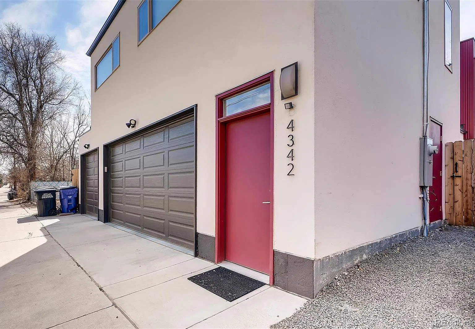 1 bed, 1.0 bath, 633 sqft, $1,900 — Photo 1
