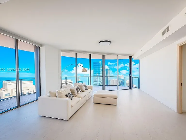 1000 Brickell Plz #Penthouse 5501 — Photo 20