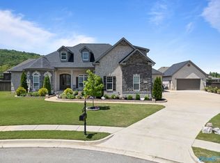 8008 Farm Meadow Dr SE, Owens Cross Roads, AL 35763