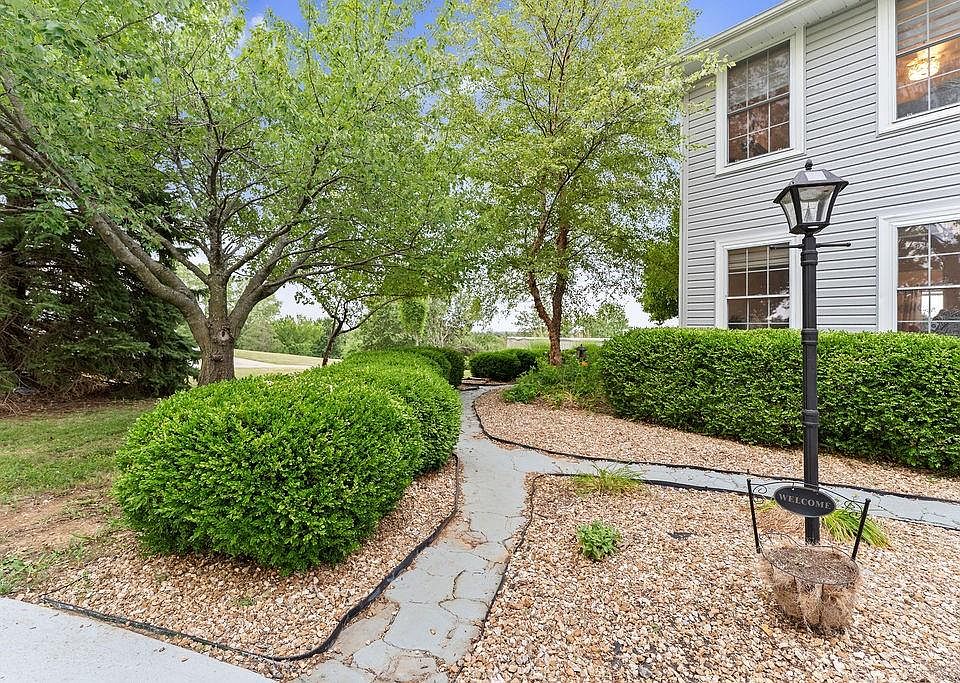10447 Overbrook Dr, Edwardsville, KS 66111 | Zillow