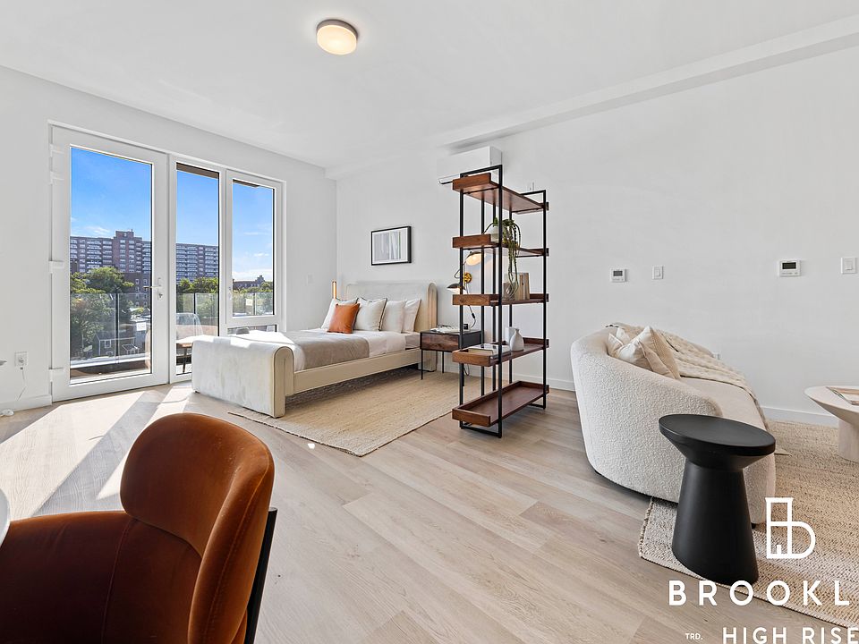 1st image of 50 E 10th St #506