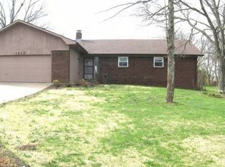 1212 NE 10th St, Bentonville, AR 72712