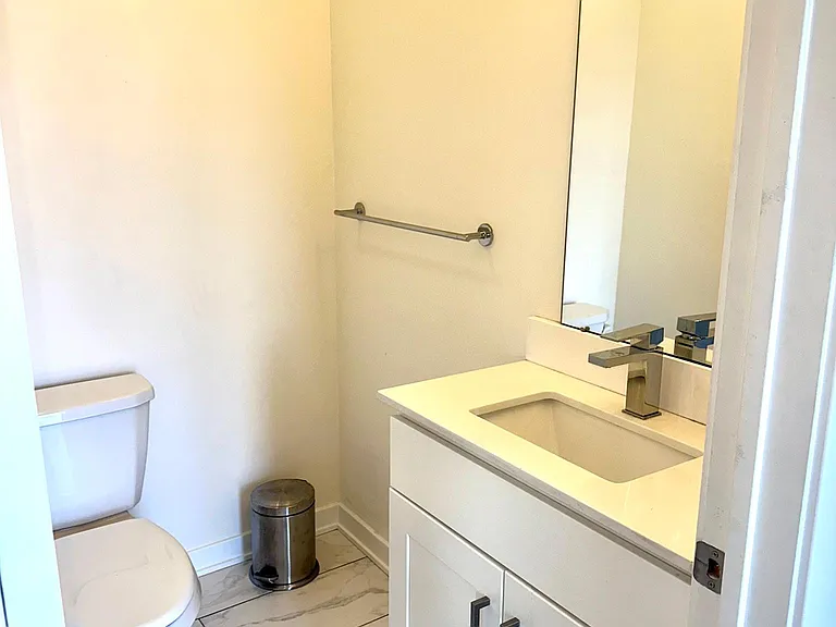 331 E Girard Ave #2 — Photo 11