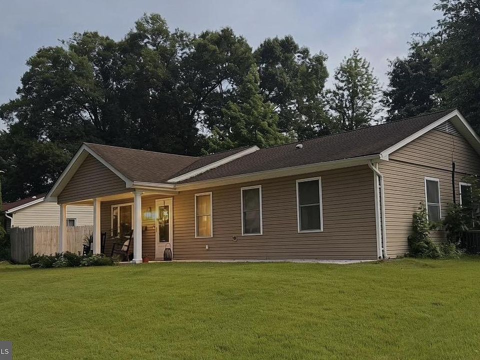 1st image of 2616 Thornberry Dr