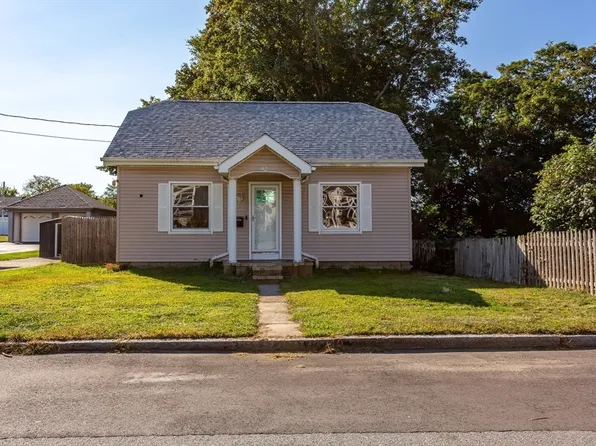 92 Wingold St, Fall River, MA 02720