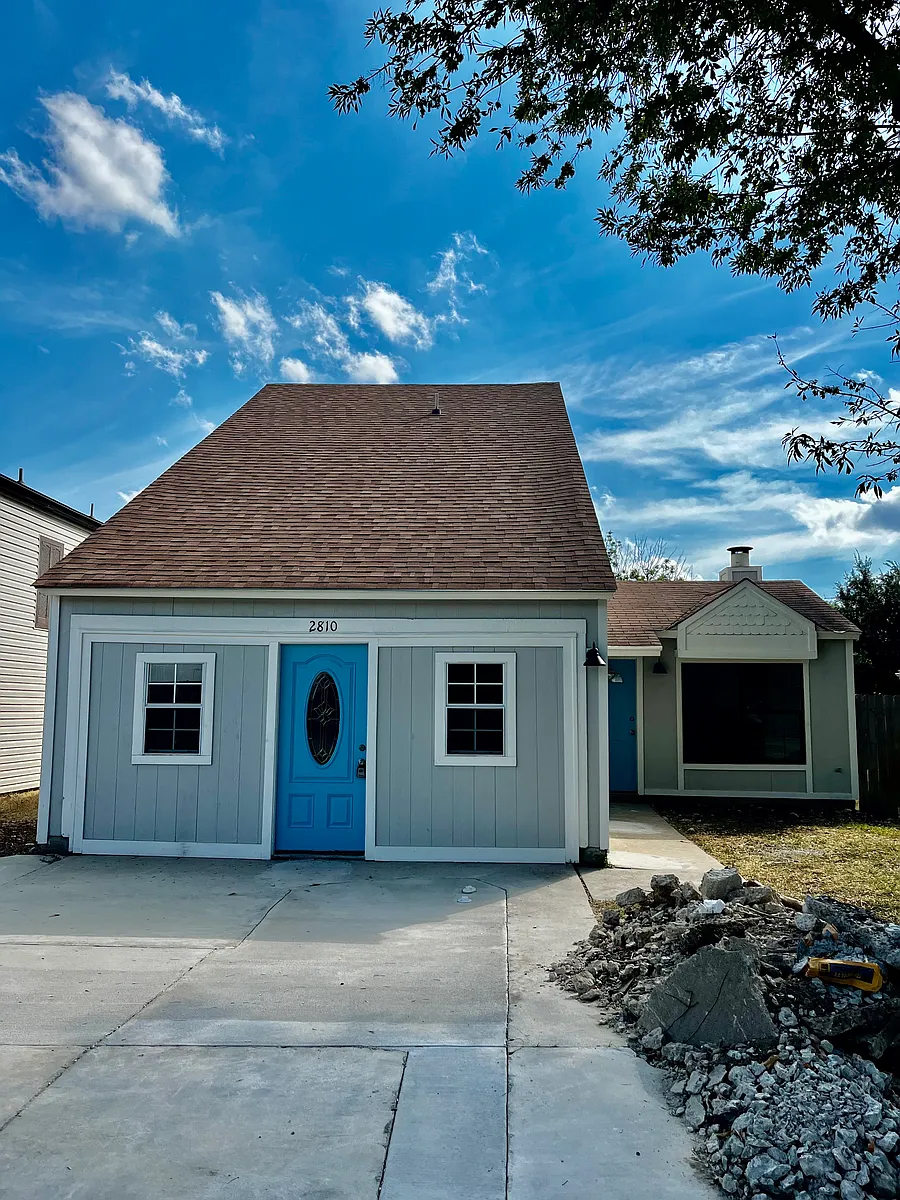 Building Photo - 2810 Diamond Fld