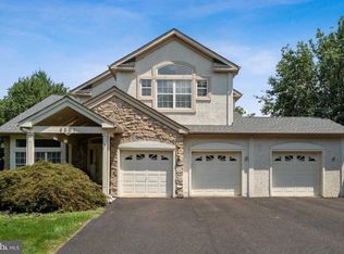 2301 Deer Path Dr, Warrington, PA 18976