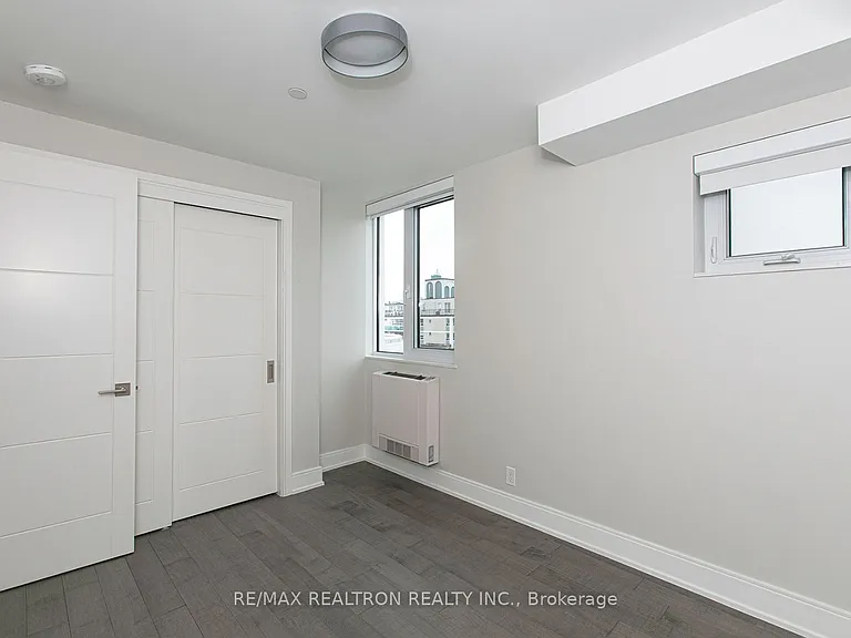 11 Walmer Rd #306 — Photo 2