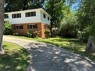 4 bed, 3.0 bath, 2326 sqft, $1,795 — Photo 3