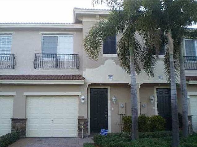 1st image of 235 Las Brisas Cir
