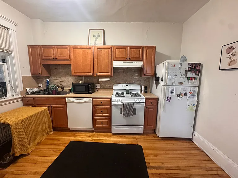 608 Ridgewood Ave — Photo 2