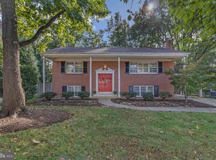 8636 Gateshead Rd, Alexandria, VA 22309