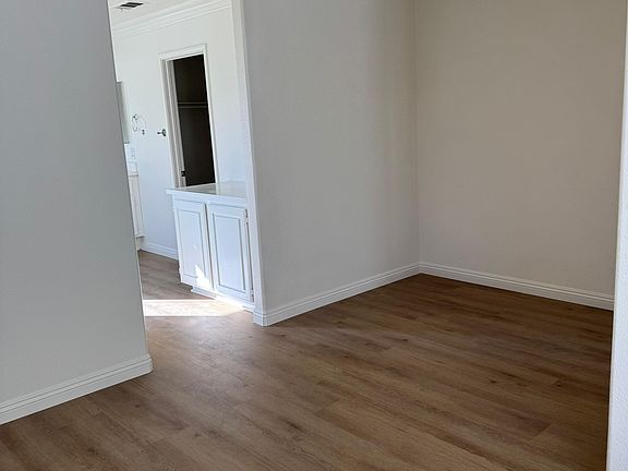 2nd image of 1497 Cumberland Ct #3