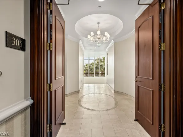 1 Hughes Center Dr Unit 305, Las Vegas, NV 89169