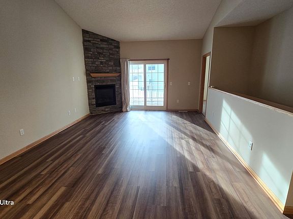4th image of 11683 Alpine Dr