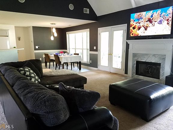 3rd image of 168 Stratford Cir