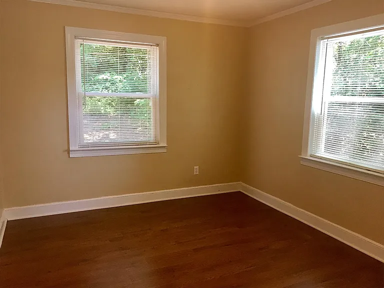24 Prancer Ave — Photo 6