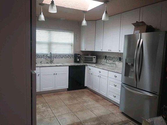 4th image of 8900 Camino Del Sol NE