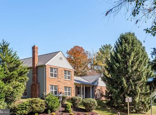 9374 Robnel Pl, Vienna, VA 22182