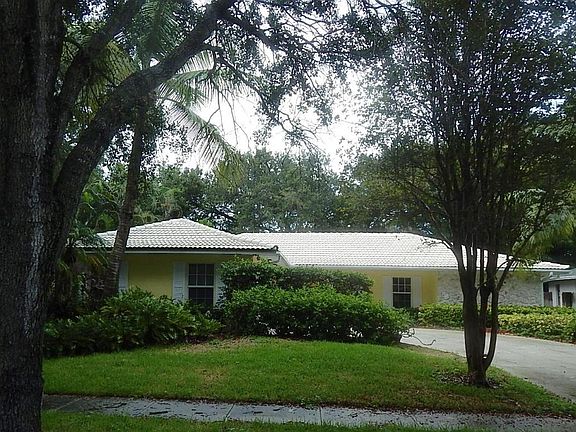 4th image of 2525 Pepperwood Cir