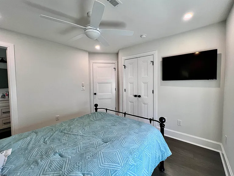 16A S Fredericksburg Ave — Photo 39