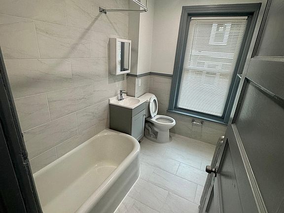 2nd image of 538 E Brinton St Floor 2