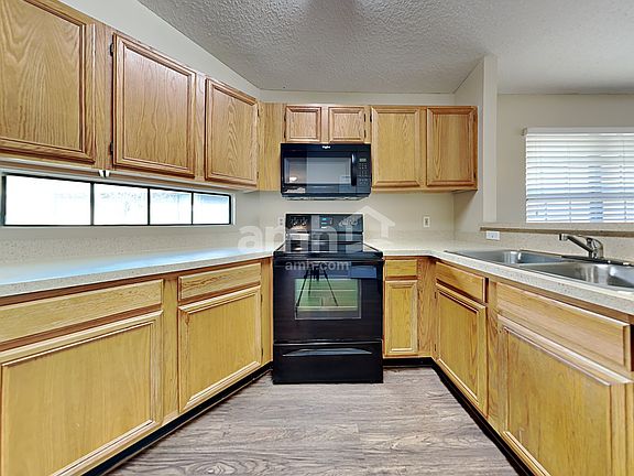 4th image of 7602 Putters Cove Dr