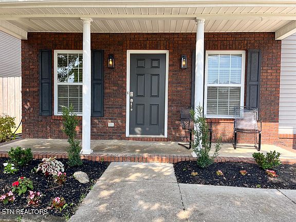 3rd image of 5403 Castle Pines Ln