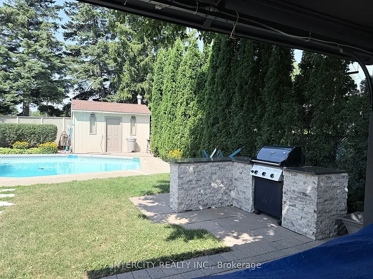 36 Strathburn Blvd — Photo 18