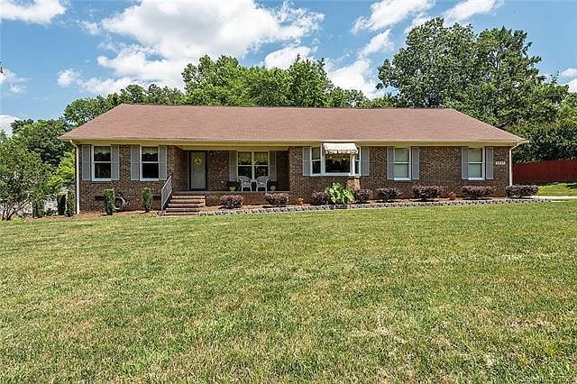 1st image of 2223 Shalimar Dr