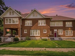 221 W 2nd St, Ottawa, KS 66067