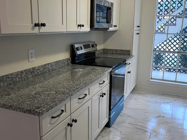 10430 Jefferson Hwy APT B, Baton Rouge, LA 70809