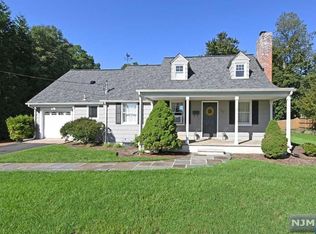 43 Van Dyke Dr, Ho Ho Kus, NJ 07423