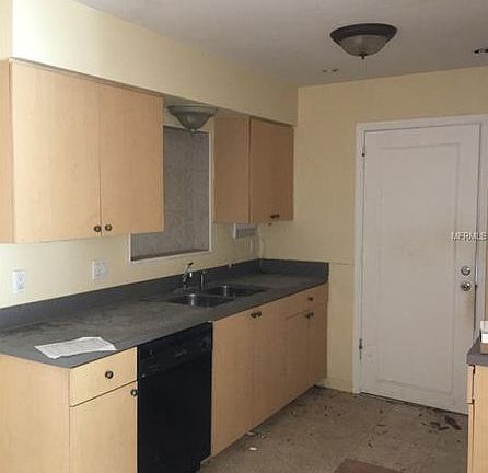 4th image of 6267 Christina Ct