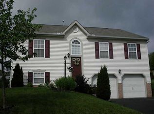 1413 Sandstone Dr, Tarentum, PA
