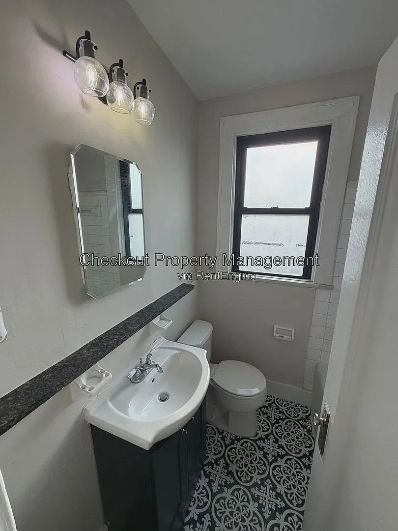 1 bed, 1.0 bath, 800 sqft, $995 — Photo 3