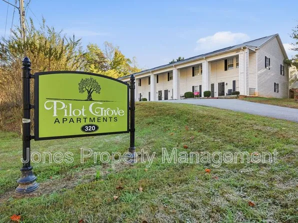 322 N Key St APT 136, Pilot Mountain, NC 27041