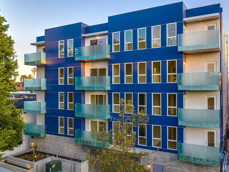 5122 Maplewood - Luxury Apartments