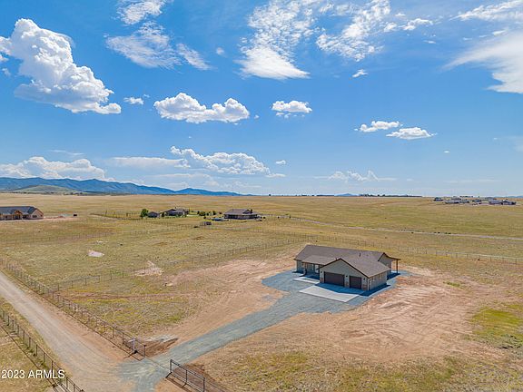 5th image of 9809 E Livery Lane