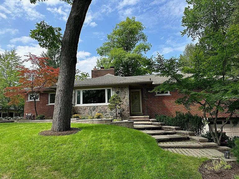 1700 Hamilton Dr — Photo 1