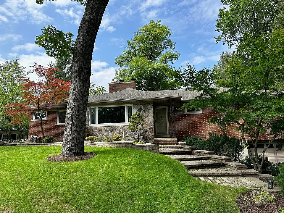1700 Hamilton Dr