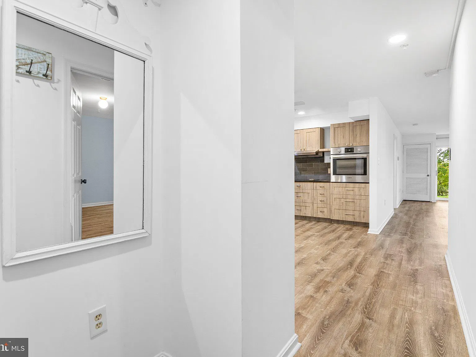 2 bed, 2.0 bath, 1048 sqft, $2,650 — Photo 3
