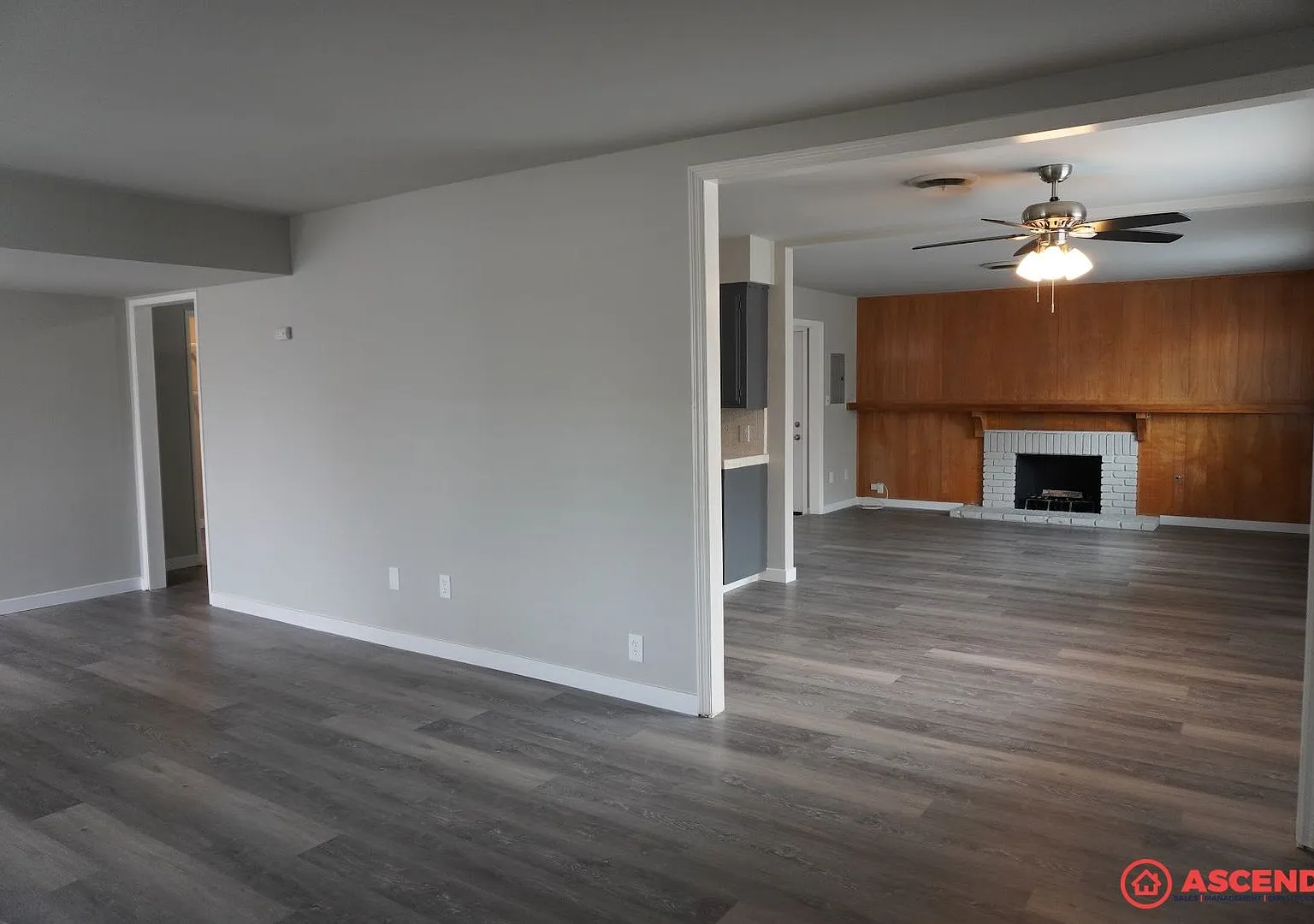 Spacious 4BD/2BA Home in 93309 Solar Powered, Utilities Included! — Photo 3