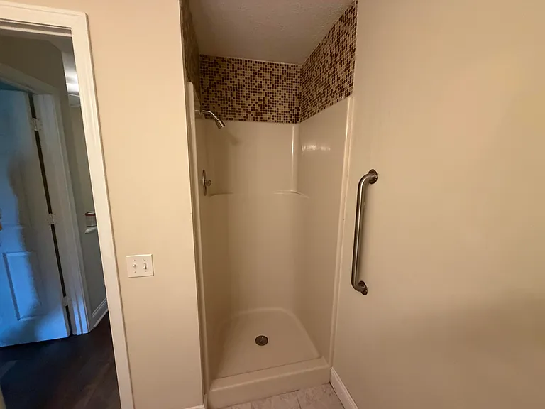 2032 Waterfront Dr N #D — Photo 16