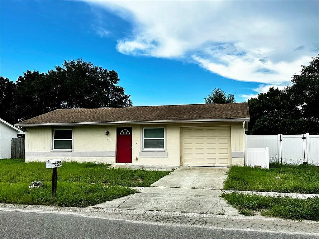 2 bed, 1.0 bath, 744 sqft, $1,375 — Photo 1