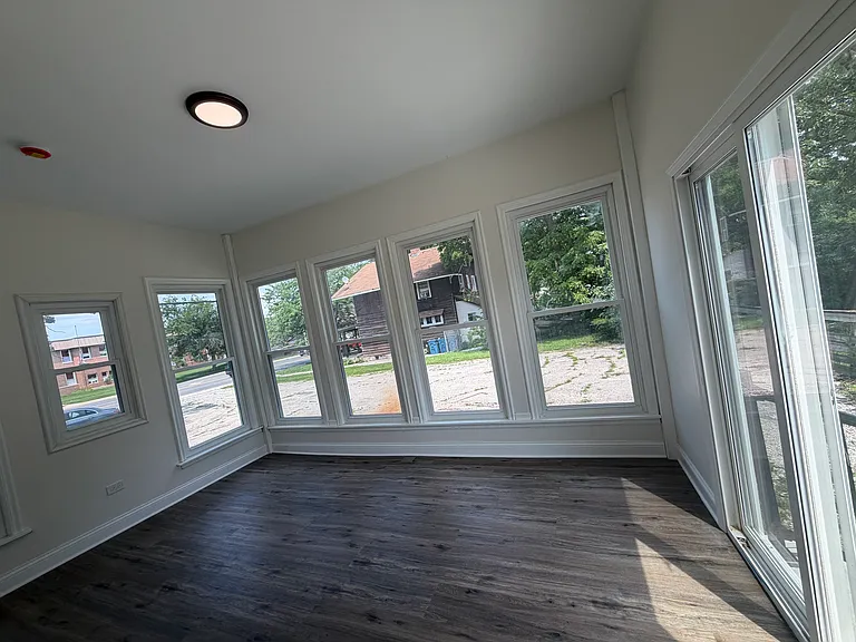 260 W Lincoln Hwy — Photo 15