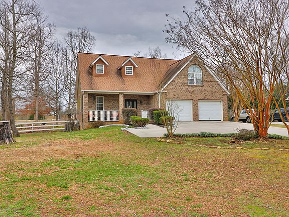 3rd image of 1522 Foxfire Cir
